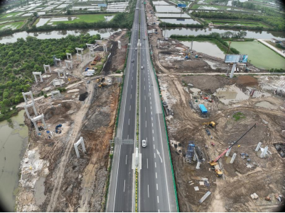 蘄春互通式立交施工現場.png